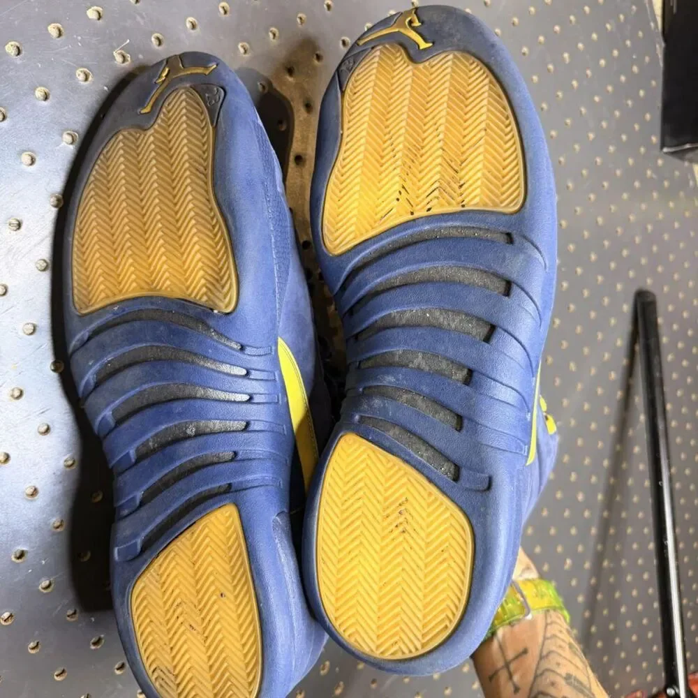 Jordan Men's Navy and Yellow Trainers